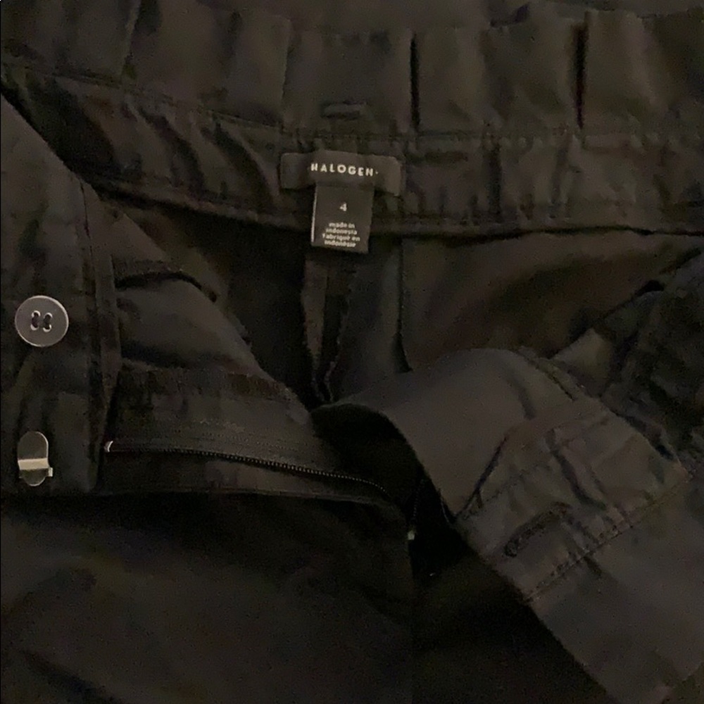 Halogen Black Crop work pant with ruffle waist
